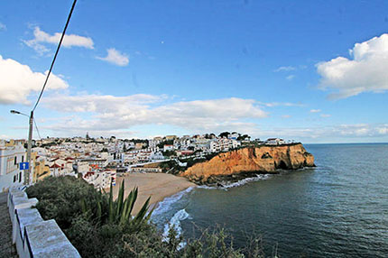 Cliff-top properties in Carvoeiro have the convenience of both town and the beaches 