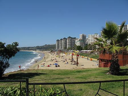 Viña del Mar’s popular beach in December