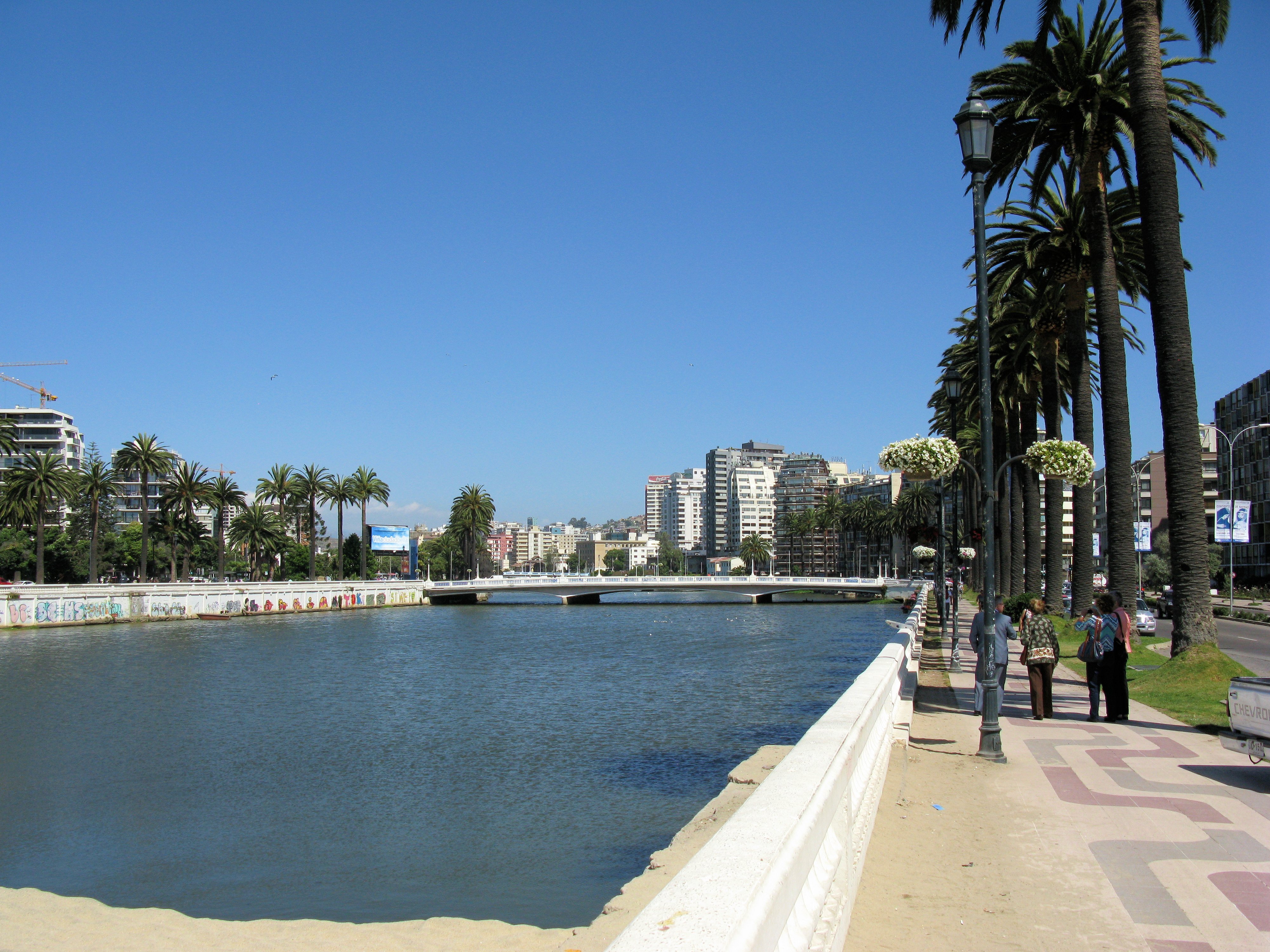 The Marga Marga Creek divides north from south and is home to one of many attractive boardwalk areas around the city