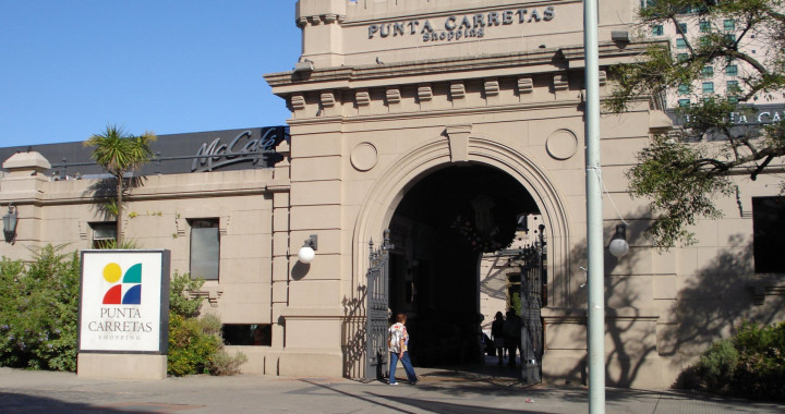From penitentiary to shopping mall, Punta Carretas Shopping is a popular meeting place and historic landmark.