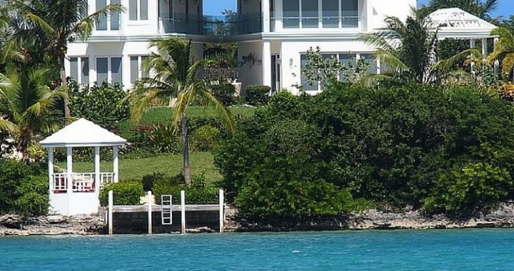 Coastal real estate and the rising sea level