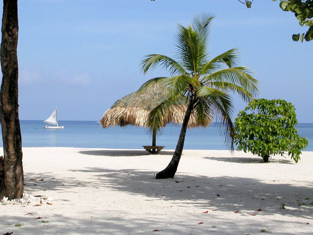 Pelican Beach Roatan