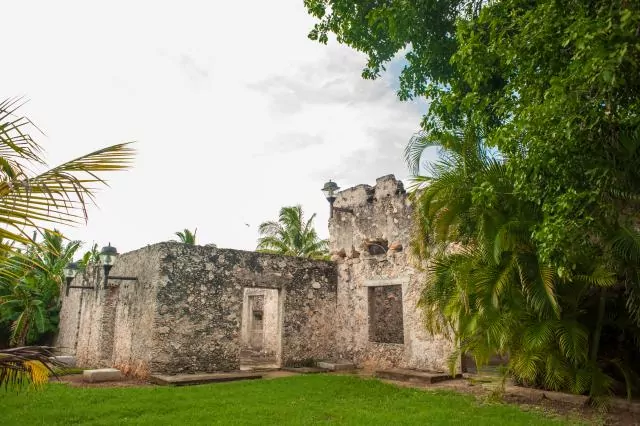 runied colonial building in mexico available for development