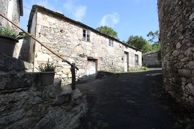 A stone house in Xerdiz, Spain