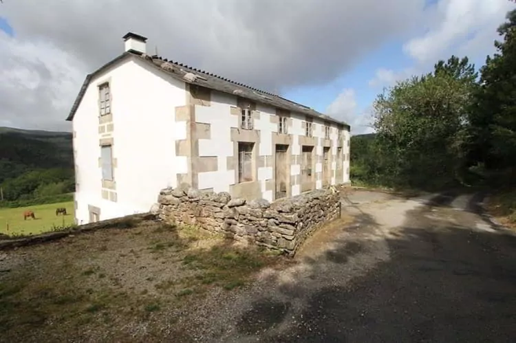 A white house in Xerdiz, Spain