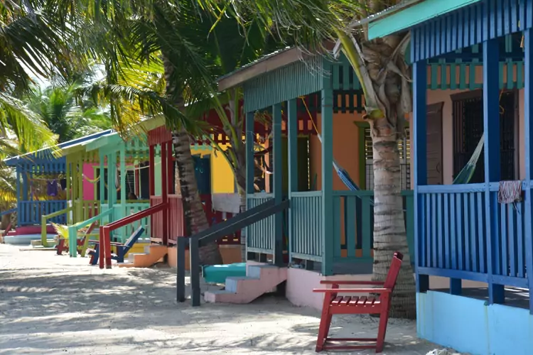 Bungalow Coloré Plage de Placencia Belize